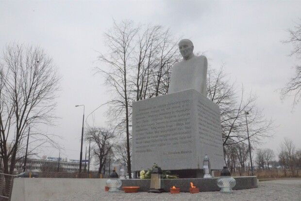 У Польщі поставили пам’ятник українському священнику-рятівнику