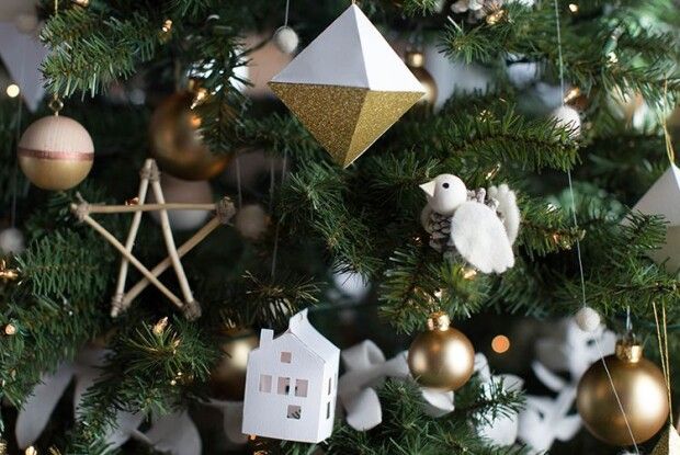 Священник з Волині показав ялинку, за якою «плачуть 100 китайців» (Відео)