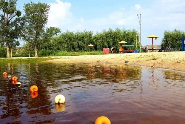 Сьогодні у Любешові запрацював пляж