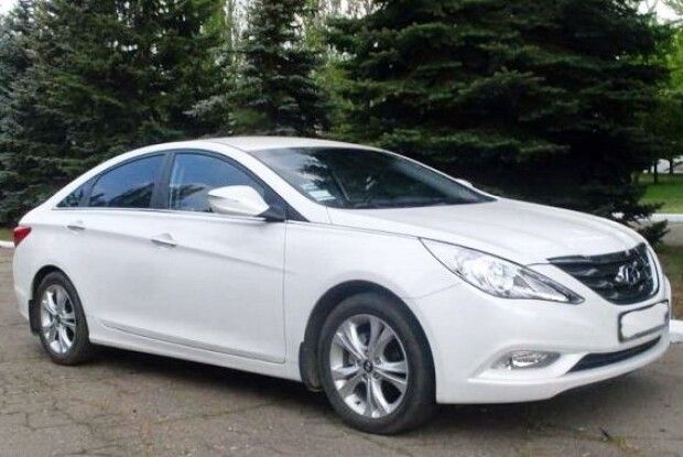 Луцькі поліцейські шукають білу «Hyundai Sonata», яка збила хлопця
