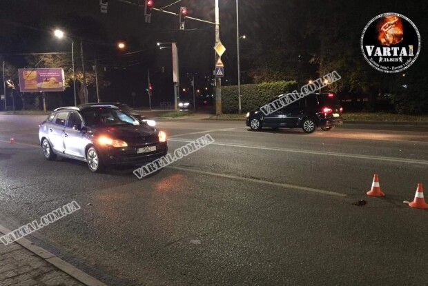 Авто збило чоловіка на пішохідному переході (Відео моменту)