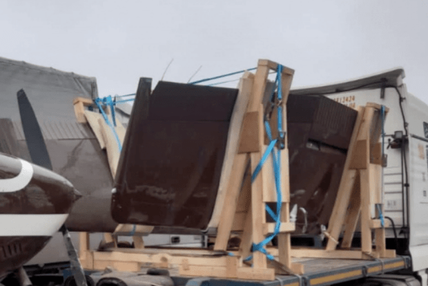 Українець намагався незаконно вивезти за кордон... літак (Фото)