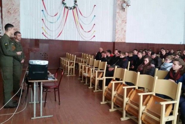 Військові провели для студентів «Урок мужності»