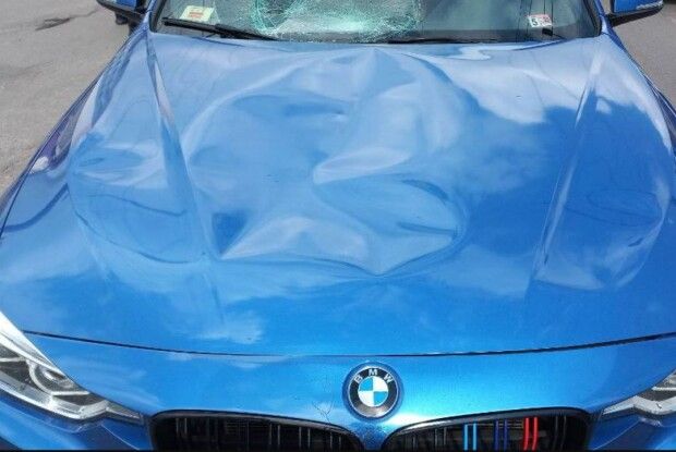 У Рівному водій BMW збив двох пішоходів