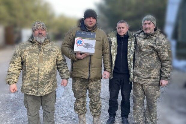 Волинським захисникам на фронт передали дрони та пакунки виживання 