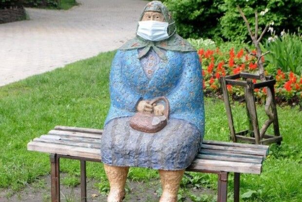 МОЗ пояснило, де і як тепер треба носити маски