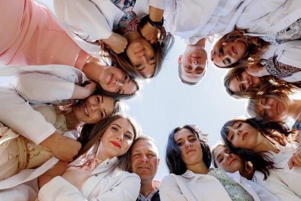 У Ковелі медсестрички-красуні отримали дипломи (Фото)