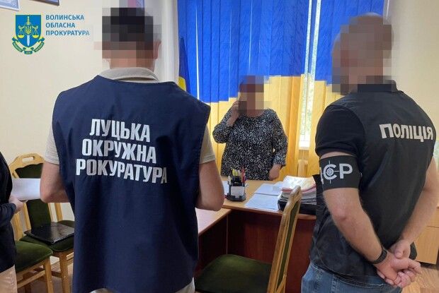 Розтрата, незаконна роздача земель і забруднення повітря: 10 посадовцям на Волині оголосили підозри