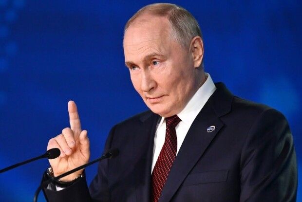 Диктатор путін назвав безглуздими пропозиції щодо взаємного з Україною припинення ударів по суднах та нафтопереробних заводах
