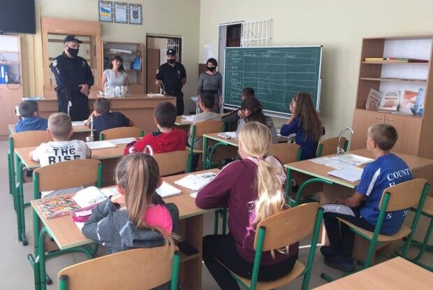 Учням школи села Житнівка розповіли про булінг, дотримання умов карантину під час навчального процесу