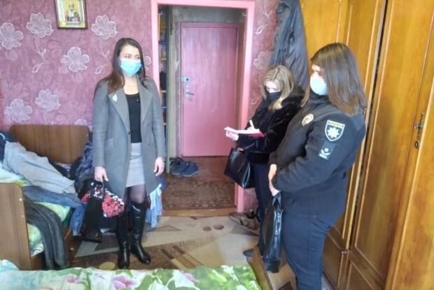 На Волині у матері відібрали трьох дітей (Фото)