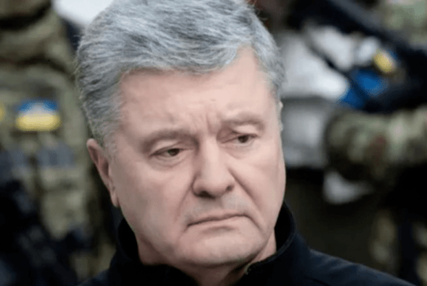 «Неприпустимо економити на армії»: Порошенко вимагає повернути доплати 30 тисяч військовим (Відео)