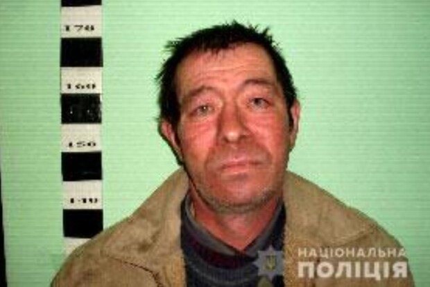 У Рівному чоловік знущався над рідними, тепер ховається від поліції
