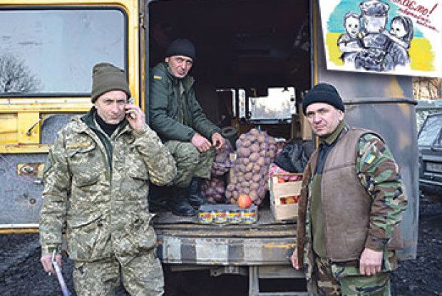 ВОЛИНСЬКІ «МИКОЛАЙЧИКИ»  НА ДОНБАСІ:  І СОЛДАТАМ, І ДІТЯМ