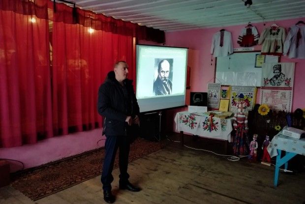 У Столинсько-Смолярському клубі вшанували Тараса Шевченка та прослухали звіт голови громади (Фото)