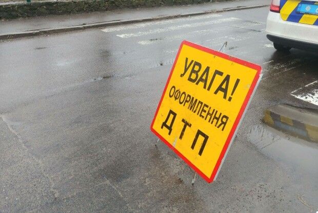 У Рівному сталася аварія біля пішохідного переходу (Фото)