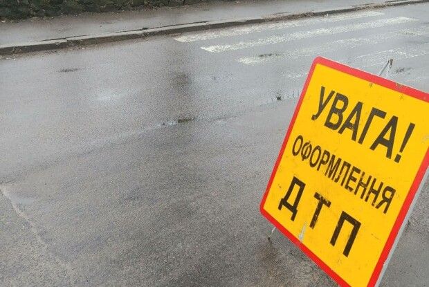 Біля Луцька зіткнулися вантажівка та пікап 