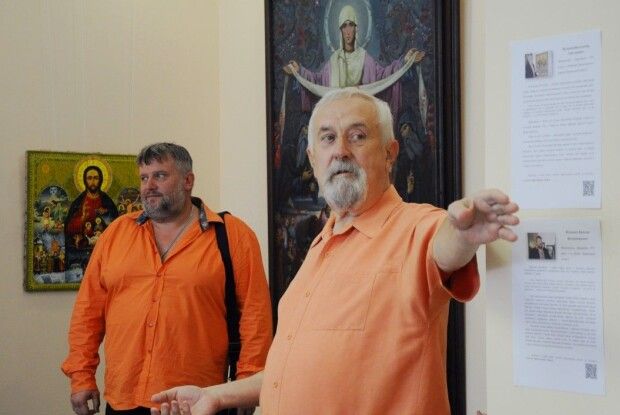 У Луцьку батько і син презентували художні роботи до Дня незалежності України (Фото)