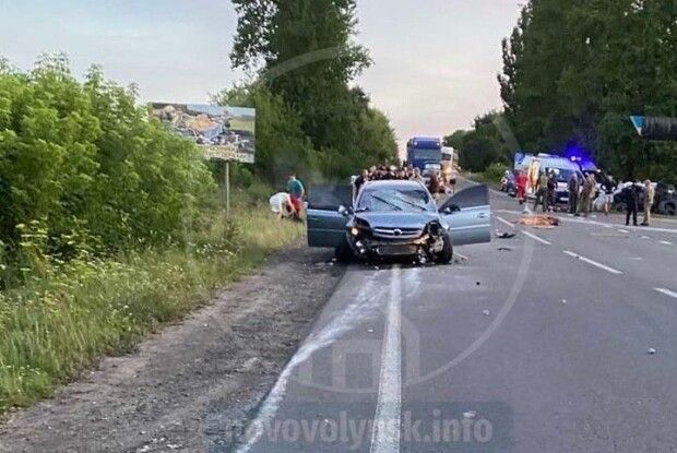 На Волині в ДТП загинули поліцейський і нацгвардієць: подробиці аварії