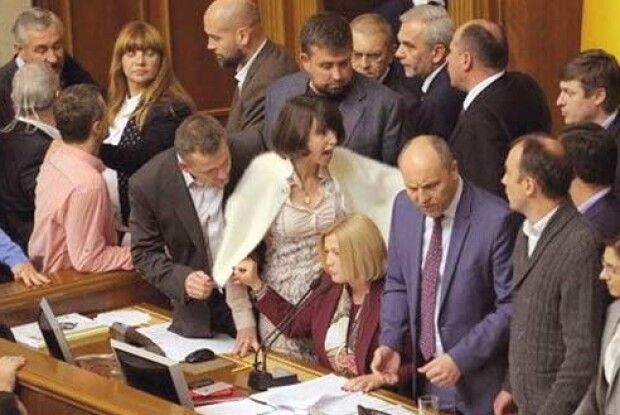 Бої за Донбас перенеслися в парламент