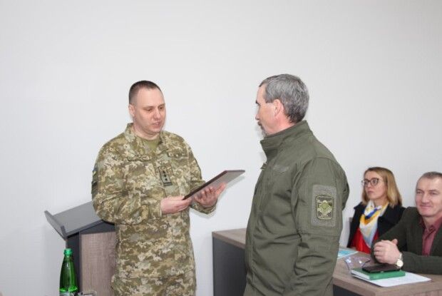 Підвіз на блокпост: на Волині тракторист допоміг затримати втікача з Білорусії 