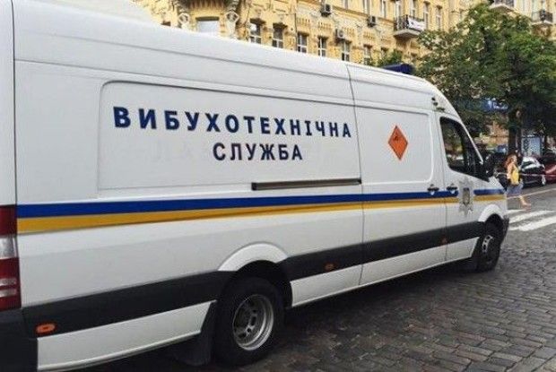 В Одесі хвиля замінувань, вибухівку шукають у ТЦ