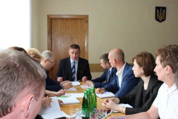 На Волині мізкували як боротися з агрорейдерами