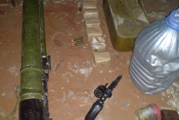Правоохоронці Рівненщини виявили несподівані запаси на горищі занедбаного будинку (Фото)