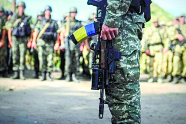 У Харкові молоді військові балділи під «За Россию и свободу до конца»