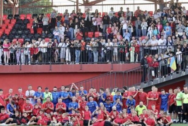 У Рівному під час благодійного матчу зібрали 270 тисяч гривень для ЗСУ