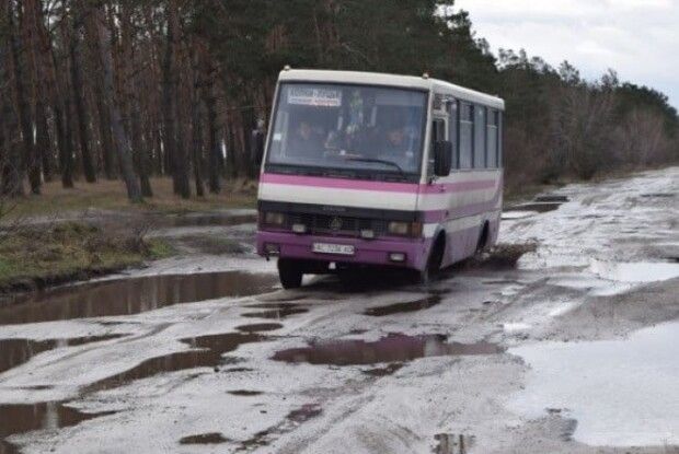 Нардеп з Волині просить в уряду гроші для капітального ремонту дороги Рожище-Сокіл