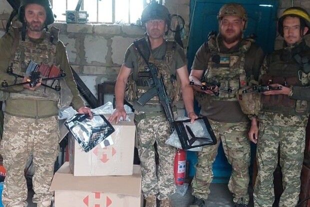 Волинська громада передала ЗСУ необхідну техніку (Фото)