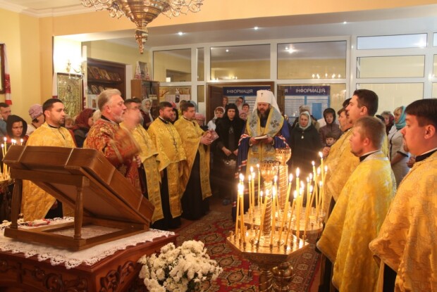 До Луцька привезли ікону,  яка зцілила 25 онкохворих 