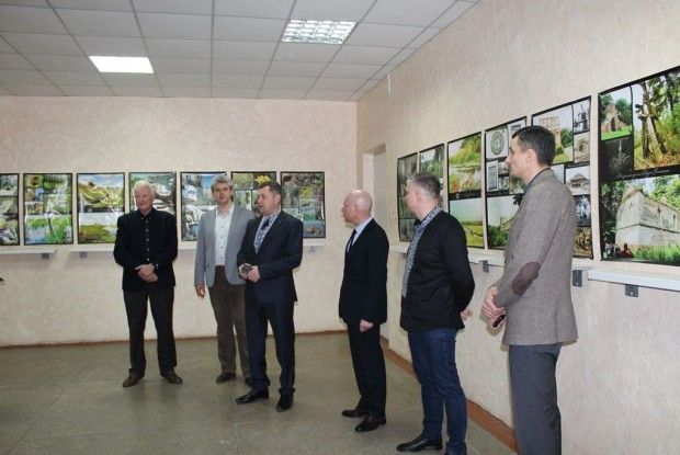 Факультет екології, туризму та електроінженерії Луцького НТУ відзначив 20-річчя природоохоронною фотовиставкою (фото)