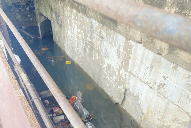 У місті на Волині рятувальники та комунальники рятували гуртожиток від затоплення