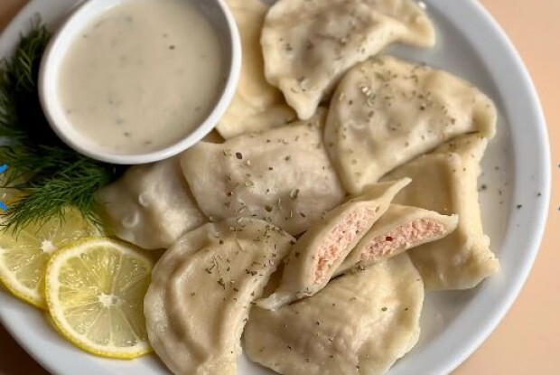 Смаколики з душею: Вареники – Традиція та Смак