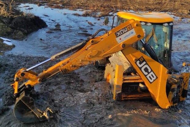 Частина Львова залишилася без води через самовільні роботи приватної техніки