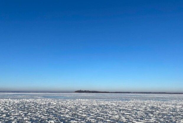 Показали як виглядає озеро Світязь взимку