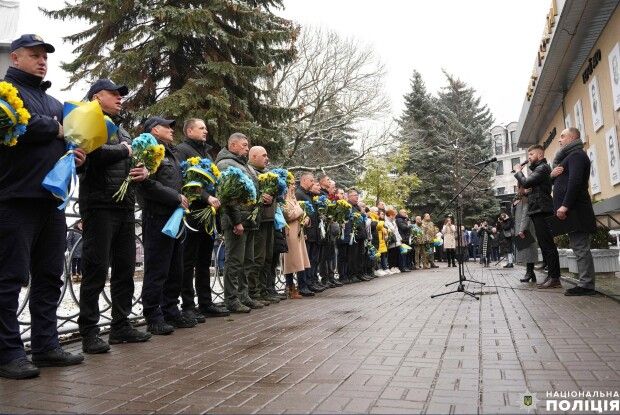 У Рівному поліцейські вшанували пам’ять борців за ідеали демократії (Фото)