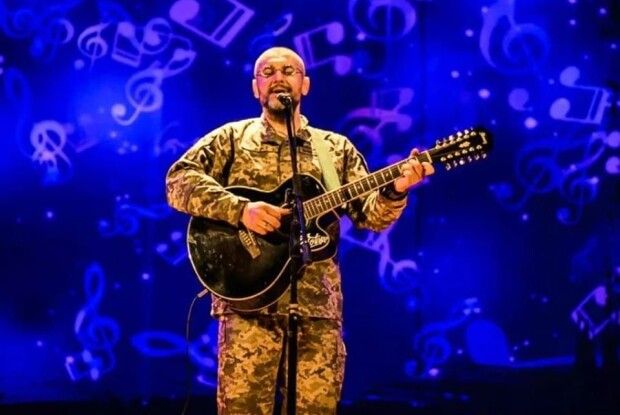 У Луцьку виступить наш земляк, який опанував не тільки гітару, а й... автомат