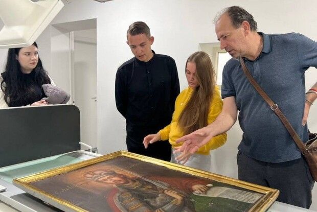 У храмі на Волині під образом російського святого знайшли приховану ікону XIX століття