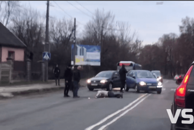 Чоловік, якого у Луцьку збила автівка, перебуває у важкому стані