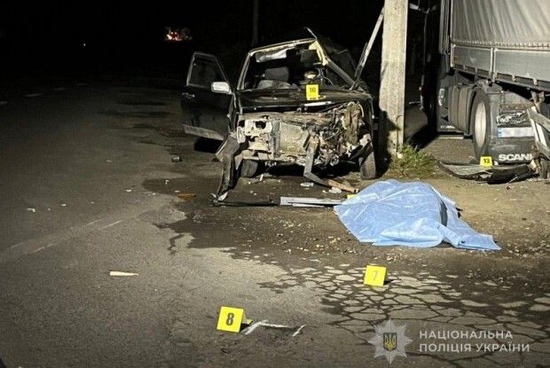 У Луцькому районі автівка влетіла в електроопору – водій загинув