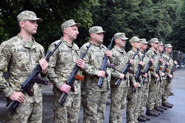 У Луцьку новобранці-прикордонники склали військову присягу