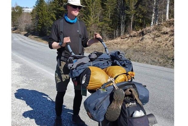 Голландець пішки мандрував Волинню