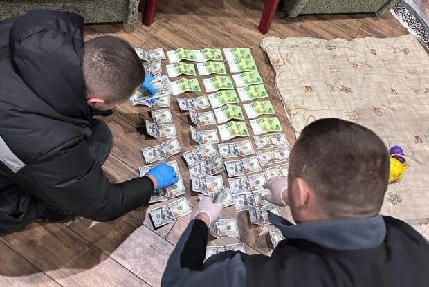 На Рівненщині подружжя заробило мільйон гривень на незаконному переправленні чоловіків за кордон