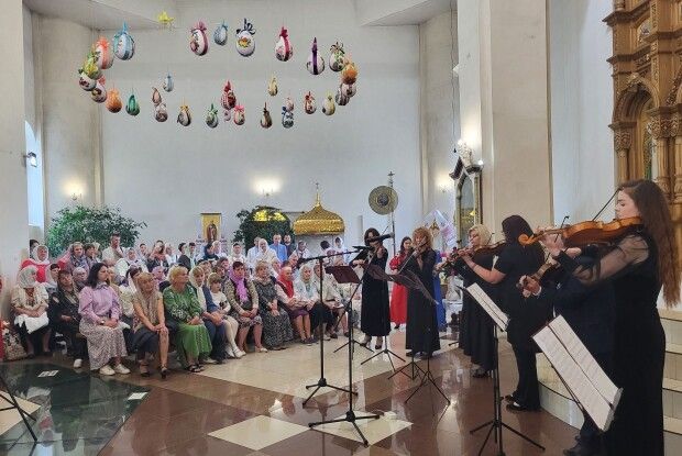 У храмі на Волині організували благодійний захід, щоб зібрати кошти на автівку для військових