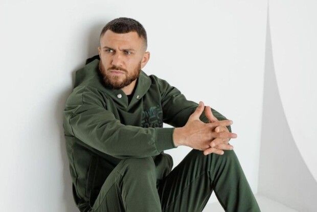 Новий скандал: Ломаченко відповів хейтерам віршем російського поета, який підтримав анексію Криму