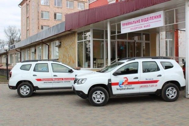 Ковельським медикам вручили два позашляховики