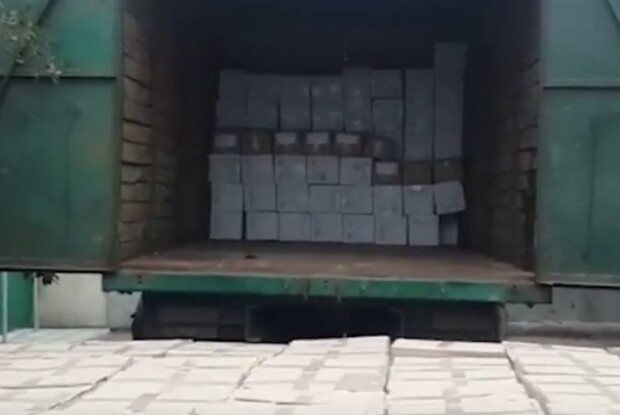 Вантажівку з 6,5 т вершкового масла затримали біля кордону (відео)